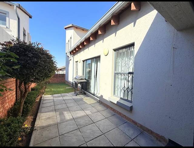 4 BEDROOM TOWNHOUSE FOR SALE IN CARLSWALD